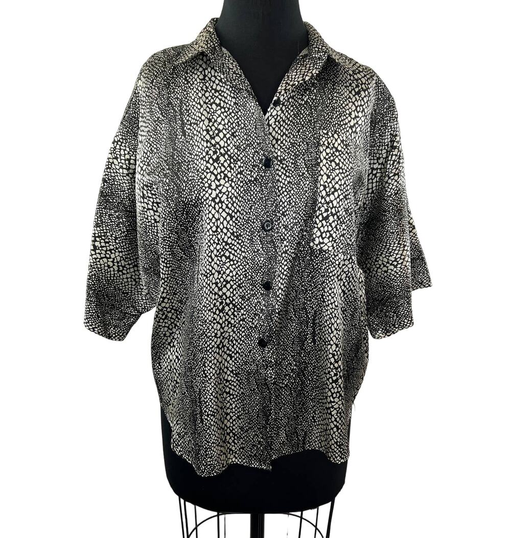 VINTAGE Happy Legs Black White Snakeskin Button-Up Boxy Short Sleeve Shirt M VTG
